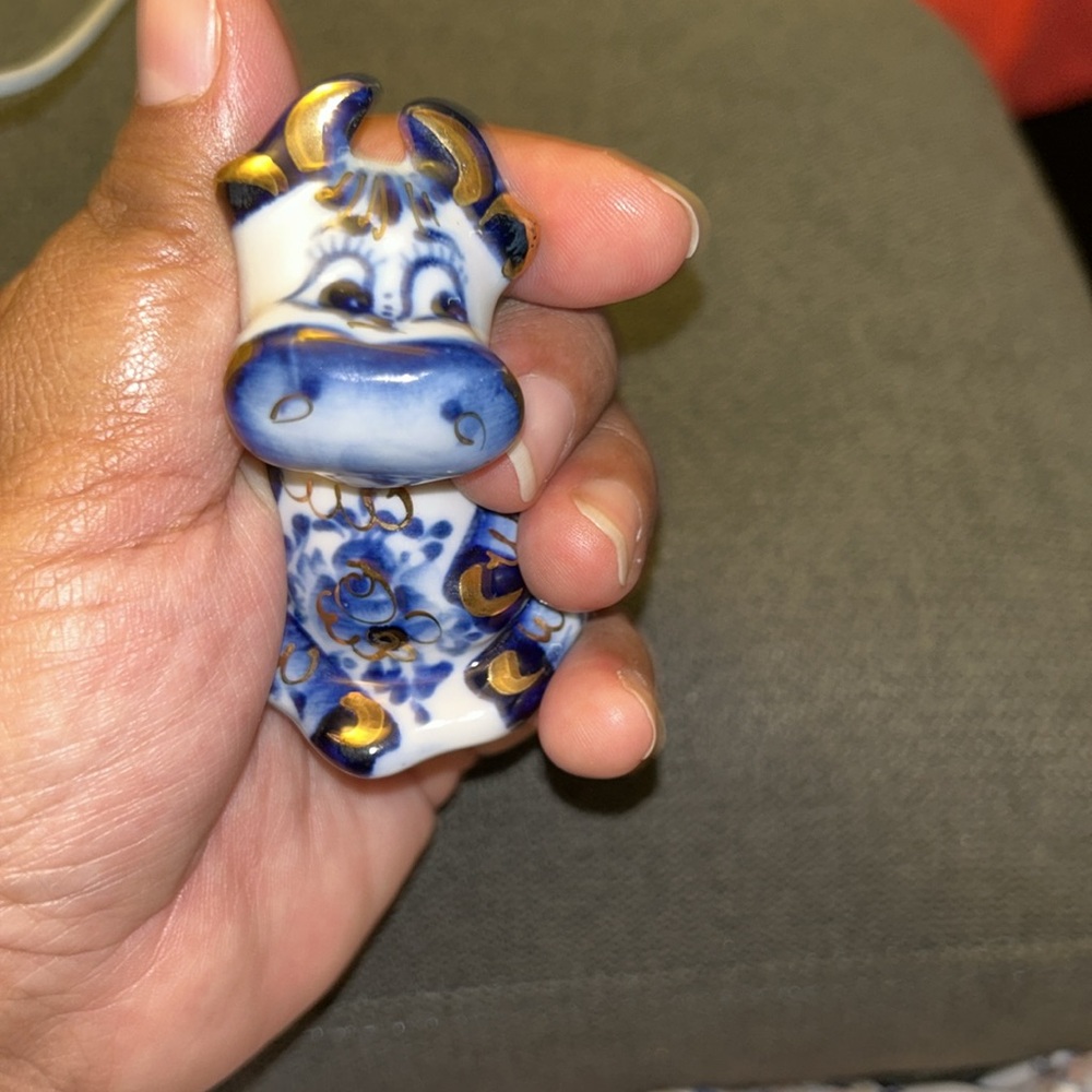 Vintage Russian Gzhel Porcelain Figurine Bull Cow Ox Cobalt Blue & Gold - Picture 9 of 9